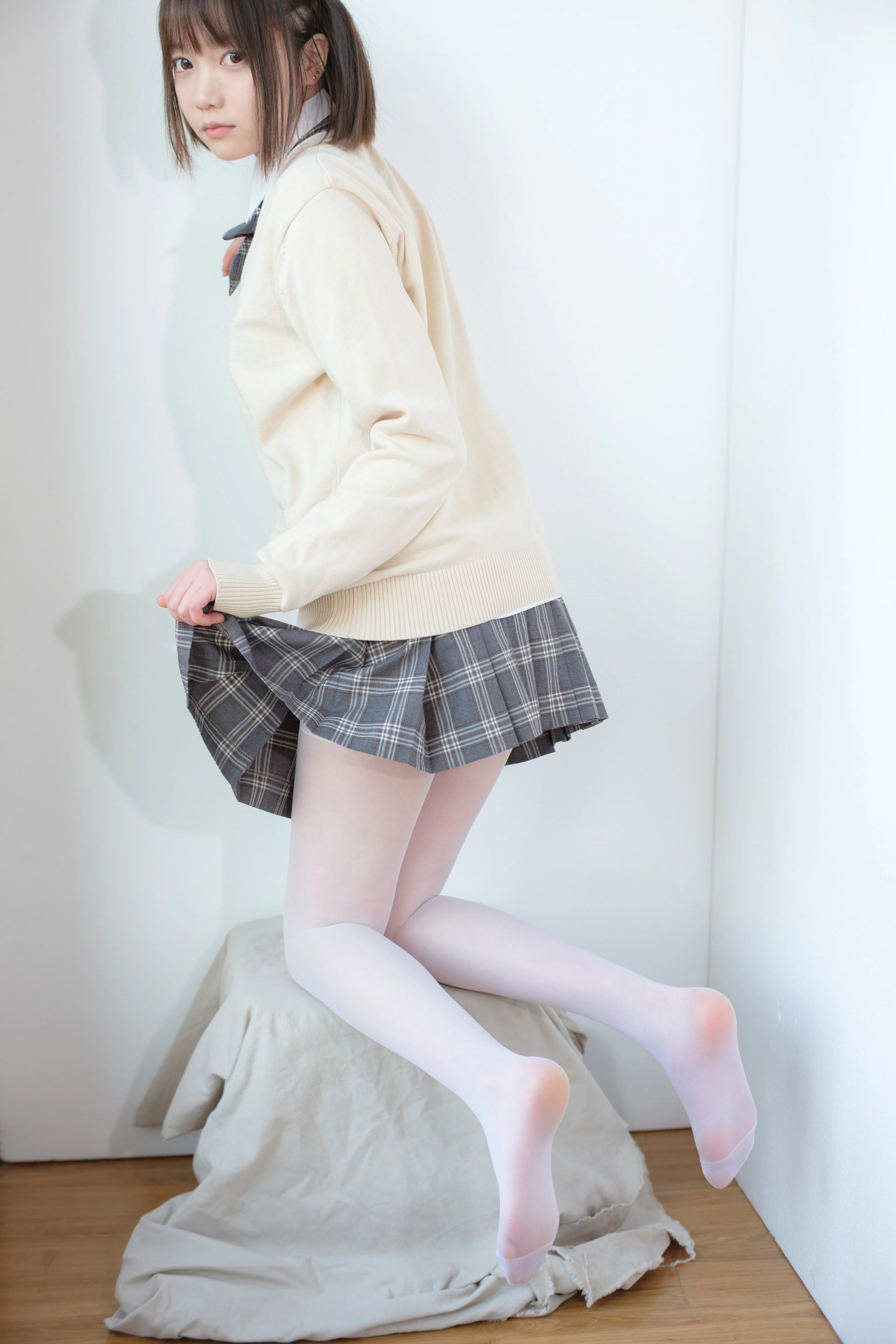 森萝财团 [X-010-SSR] JK校服白丝 [83P 1V]插图3